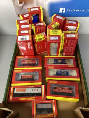 Lot 718 - Approximately twenty-two OO gauge Outline...