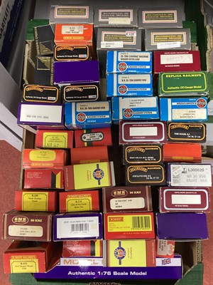 Lot 734 - Approximately Fourty OO gauge mainline British...