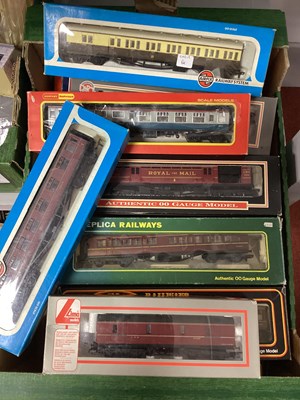 Lot 736 - Approximately twenty OO gauge outline British...