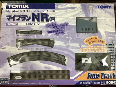 Lot 744 - Tomix N gauge track pack and controller, for...