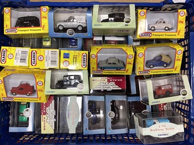 Lot 750 - Approximately thirty OO gauge commercial...