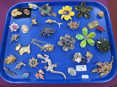 Lot 1 - Assorted Costume Brooches, including...