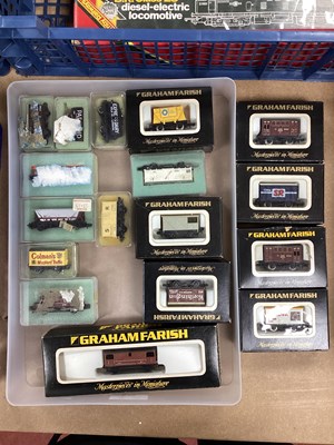 Lot 845 - Seventeen N Gauge Rolling Stock Items by...