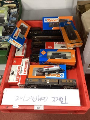 Lot 898 - Twenty One HO Gauge Outline Continental...