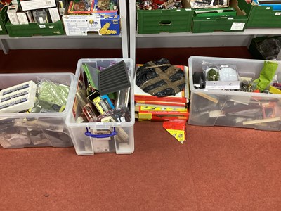 Lot 904 - Contents of a OO/HO Gauge Railway Modellers...