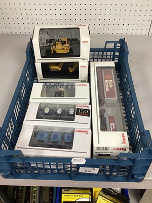 Lot 918 - Six Boxed Marklin HO Gauge Rolling Stock and...