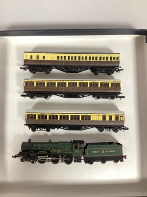 Lot 931 - A Graham Farish N Gauge Castle Class 4-6-0...