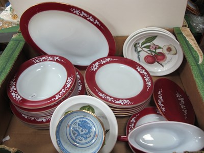 Lot 1113 - JAJ Pyrex Dinnerwares, Portmeirion Pomona...