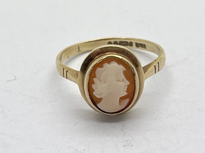 Lot 92 - A 9ct Gold Cameo Dress Ring, oval collet set...