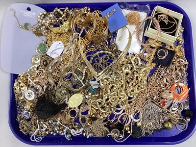 Lot 177 - A Mixed Lot of Assorted Gilt Metal Costume...