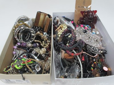 Lot 1313 - A Mixed Lot of Assorted Costume Jewellery,...