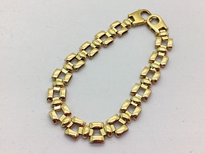 Lot 38 - A 9ct Gold Geometric Link Bracelet, (12.5grams).