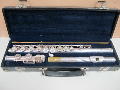 Lot 1404 - A Cased Evette Metal Flute.