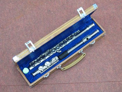 Lot 1392 - A Cased Lark Metal Flute.