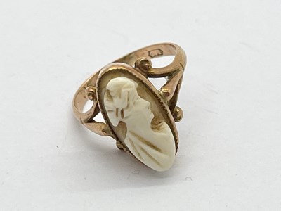 Lot 89 - A Vintage 9ct Gold Cameo Dress Ring,...