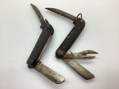 Lot 474 - WWII British Army Jack Knife, with tin opener,...