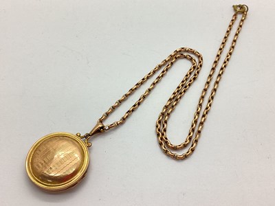 Lot 73 - A Vintage "9ct Back & Front" Circular Locket...