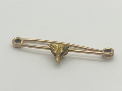 Lot 90 - A Vintage Fox Head Stick Pin, (5.2cm).