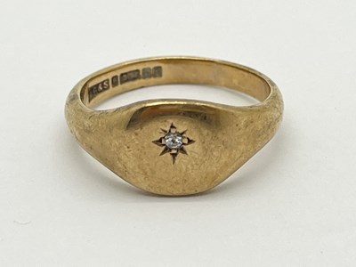 Lot 15 - A 9ct Gold Signet Style Ring, the oval panel...