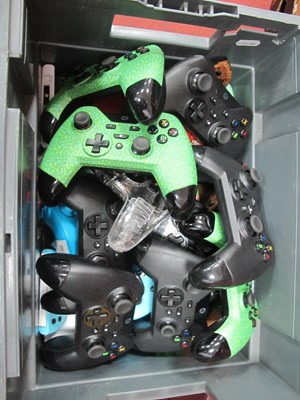 Lot 1024 - A Quantity of 3rd Part Gaming Controllers,...