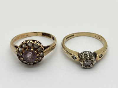 Lot 19 - A 9ct Gold Single Stone Diamond Ring, illusion...