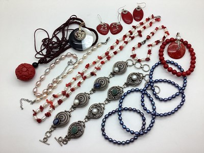 Lot 144 - An Assortment of Jewellery, to include...