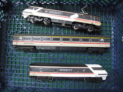 Lot 530 - A Hornby OO gauge / 4 mm Unboxed Class 91...