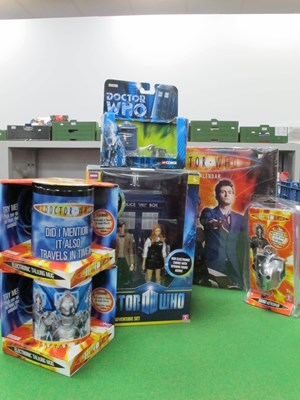 Lot 690 - A Quantity of Doctor Who Related Items to...