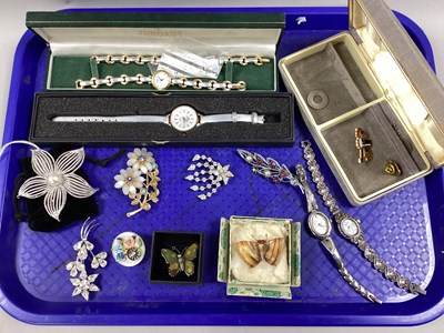 Lot 145 - An Assortment of Brooches, to include diamanté...