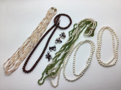 Lot 136 - An Assortment of Freshwater Pearl Bead...