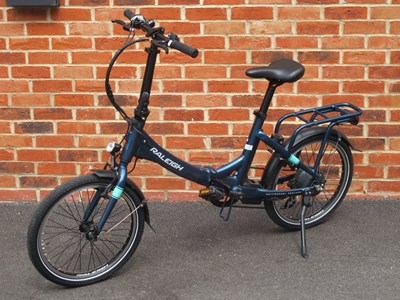 Lot 1176 - Raleigh Evo Folding E-Bike, with Shimano gears,...