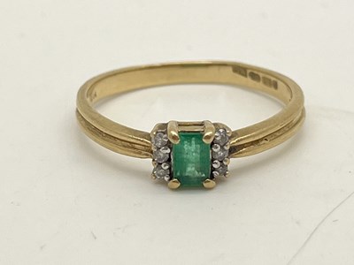 Lot 20 - A 9ct Gold Stone Set Dress Ring, the emerald...