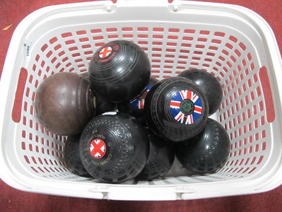 Lot 1090 - Ten Lawn Bowls balls, from Almark, Jaques,...