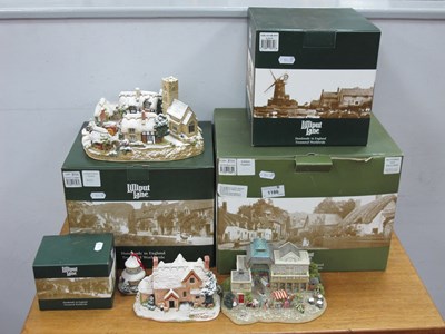 Lot 1186 - Lilliput Lane Christmas Eve (light up model)...