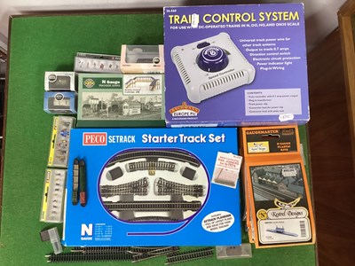 Lot 604 - A Collection of 'N' Gauge Track, Trackside...