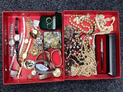 Lot 121 - A Mixed Lot of Assorted Costume Jewellery,...