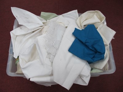 Lot 1395 - Quantity of Linens:- One Box