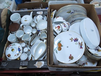 Lot 1066 - A large collection of Royal Worcester Evesham...