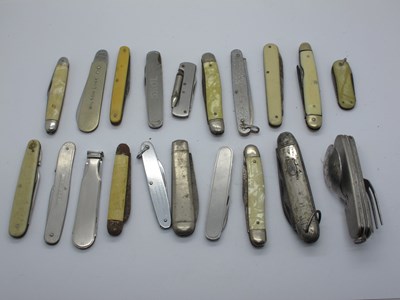 Lot 246 - Pocket Knives; Richards of Sheffield, John...