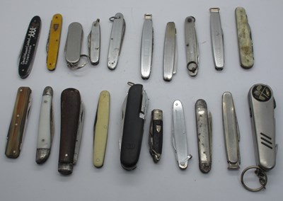 Lot 288 - Pocket Knives; Eye Witness Sheffield, one...