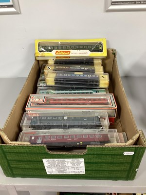 Lot 426 - Seventeen HO Gauge Continental Outline Coaches...