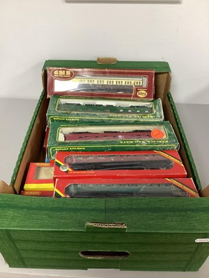 Lot 520 - Sixteen OO Gauge British Outline Coaches by...