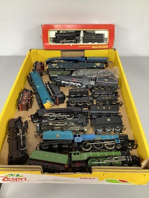 Lot 515 - Approximately Fifteen OO Gauge Steam and...