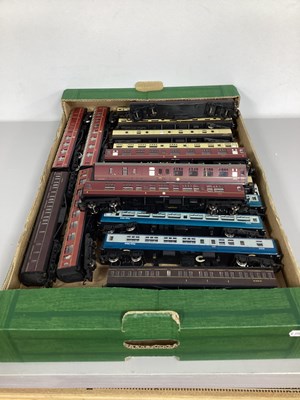 Lot 503 - Approximately Nineteen OO Gauge British...