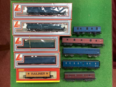 Lot 651 - Ten OO Gauge British Outline items of Rolling...