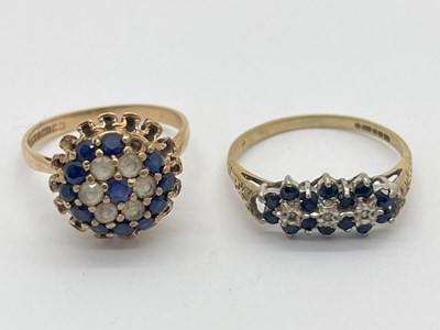 Lot 24 - A 9ct Gold Cluster Dress Ring, (one stone...