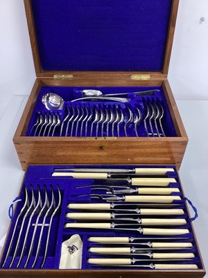 Lot 173 - An Oak Cased Canteen of Plated Cutlery,...