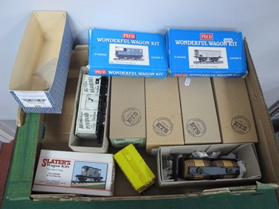 Lot 554 - Six "E.T.S" Boxed 'O' Gauge/7mm Items of...