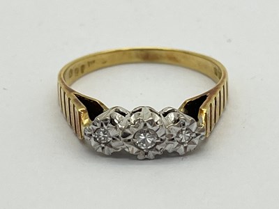 Lot 41 - An 18ct Gold Three Stone Diamond Ring, the...