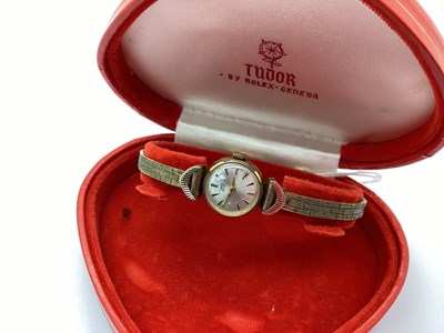 Lot 236 - Tudor Royal; A 9ct Gold Cased Ladies...